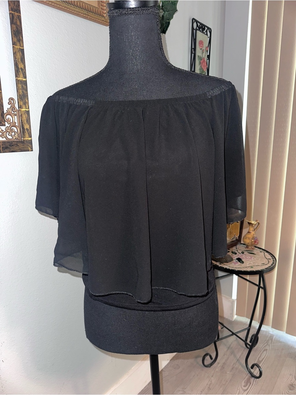 Vintage Y2K Fabiola USA Black Off-the-Shoulder Chiffon Flowy Overlay Top, Size M